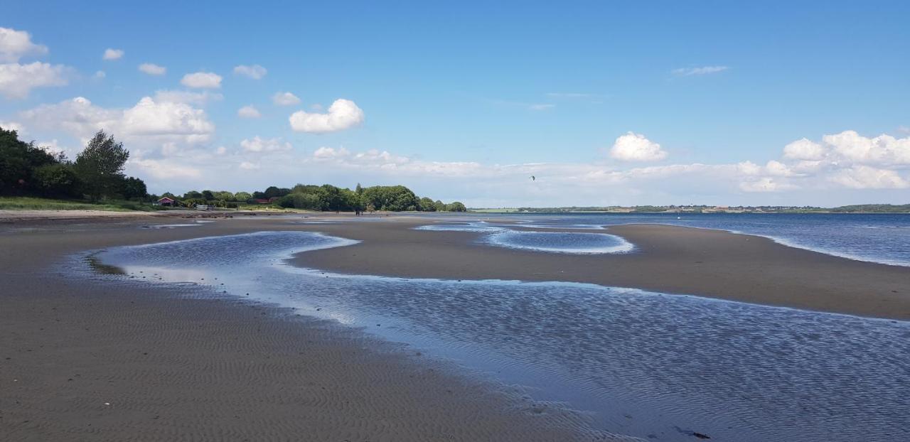 Gemuetliche Ferienunterkunft Direkt Am Meer Holnis Esterno foto