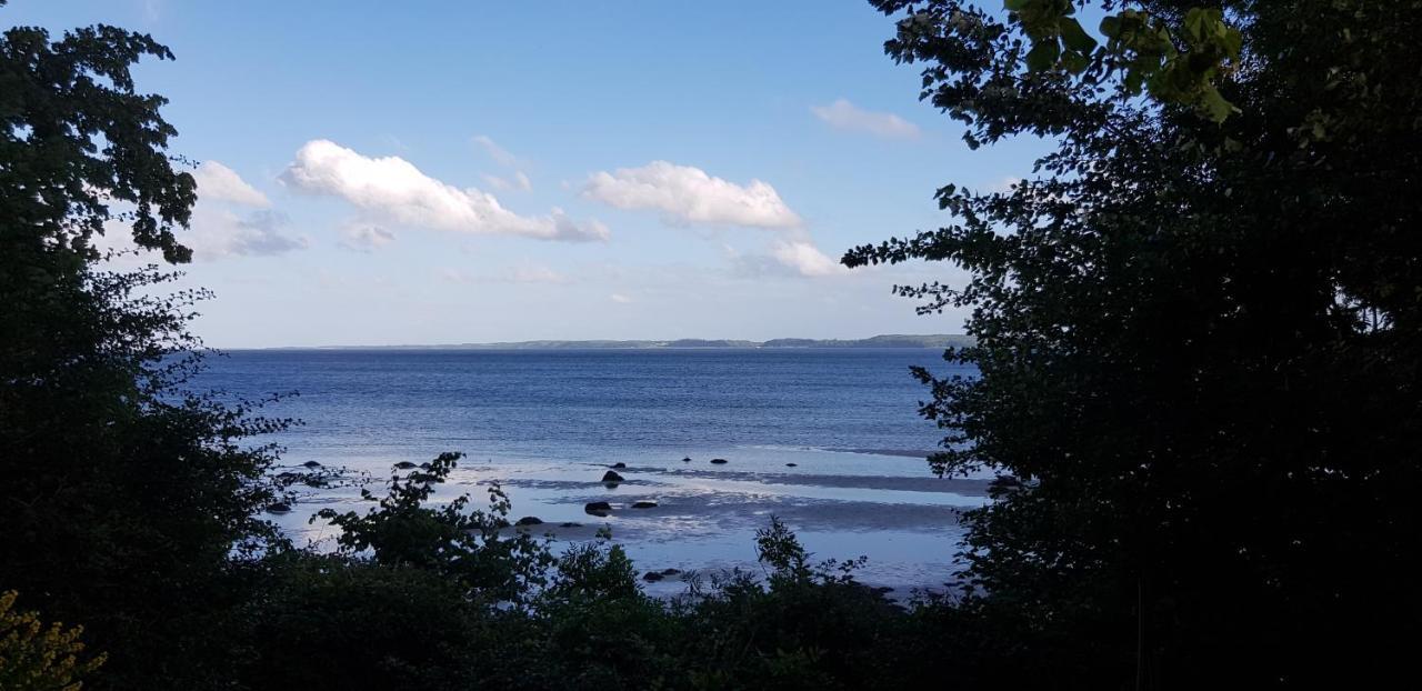 Gemuetliche Ferienunterkunft Direkt Am Meer Holnis Esterno foto